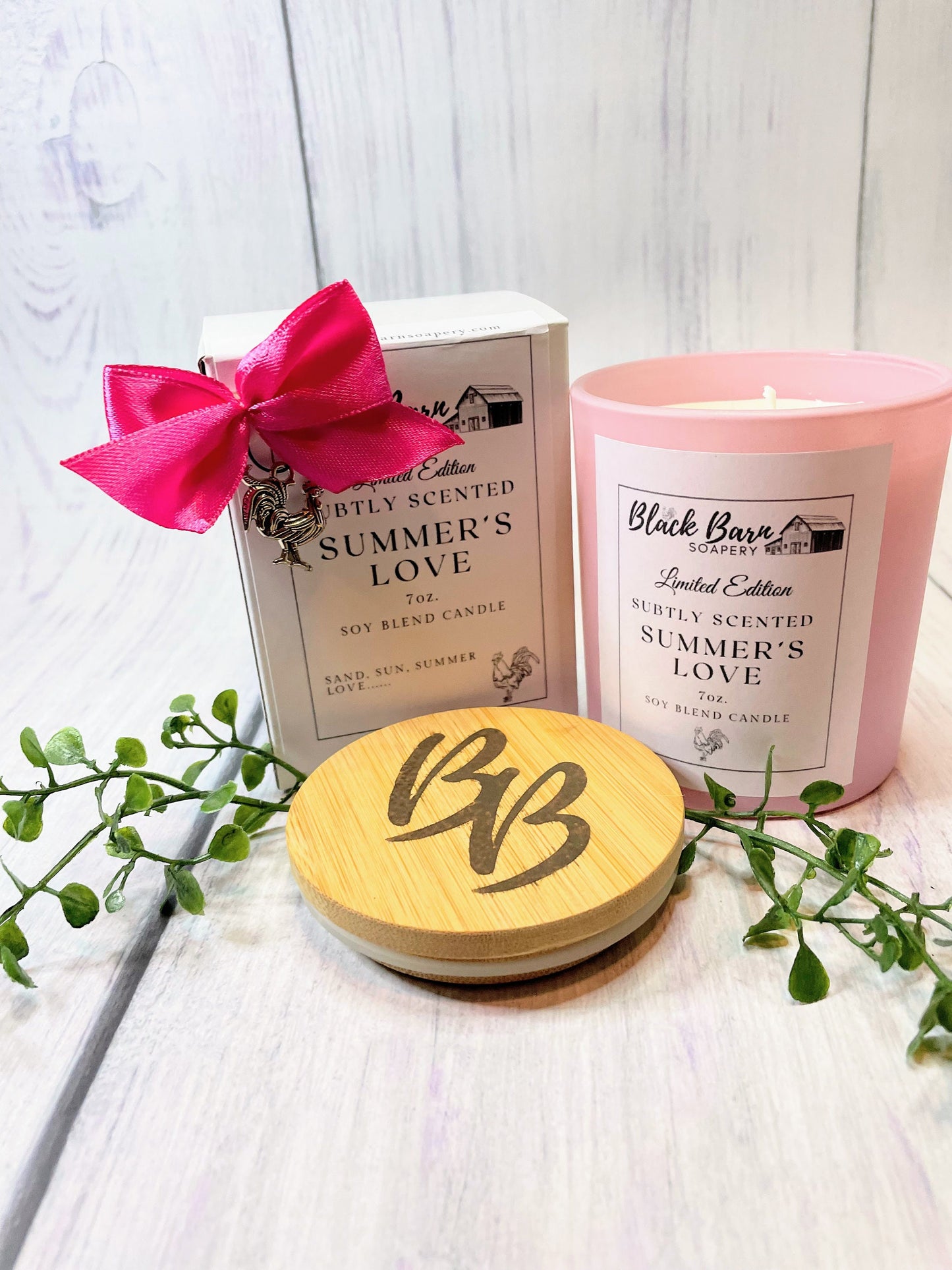 Summer's Love 7oz Candle w/ Bamboo lid.