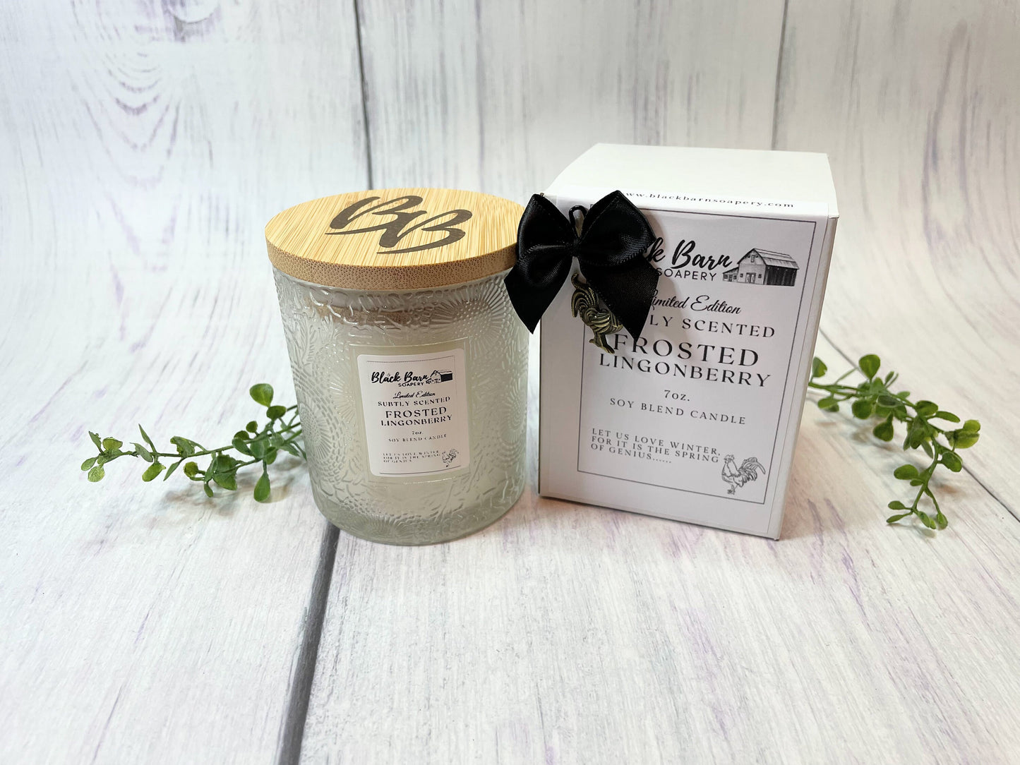 Frosted Lingonberry Limited Edition - Subtly Scented 7oz Jar Candle w/ Bambo lid