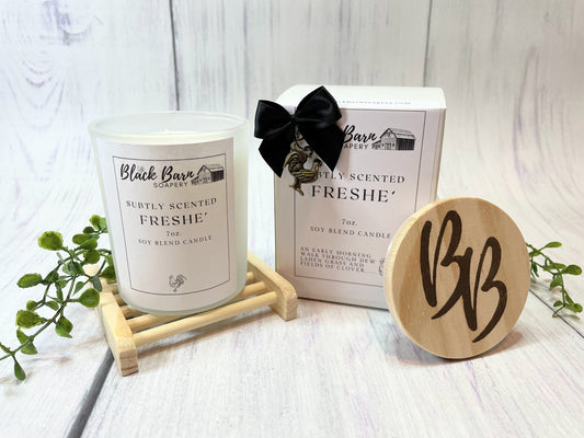 Freshe' - Subtly Scented 7oz Jar Candle w/ Bambo lid