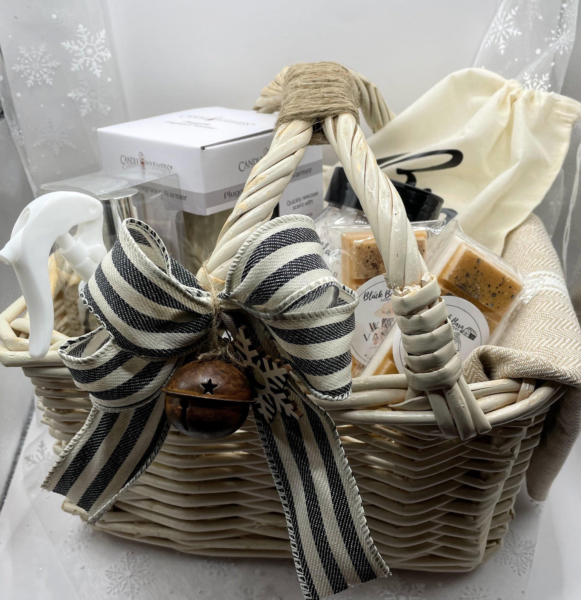 Holiday Farmhouse Warm Vanilla Basket